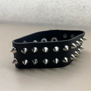 New Unisex Hot Topic Black Chrome Spiked Rocker Biker Bracelet One Size